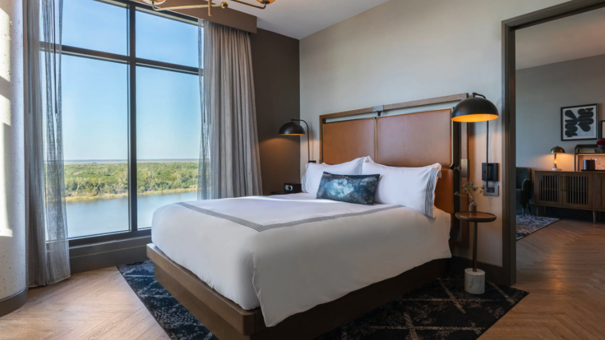 Thompson Savannah, Premier Suite Corner, riverfront views