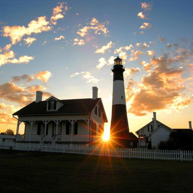 Explore These Coastal Lighthouses Visit Savannah