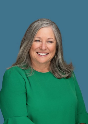 A solo business headshot portrait.