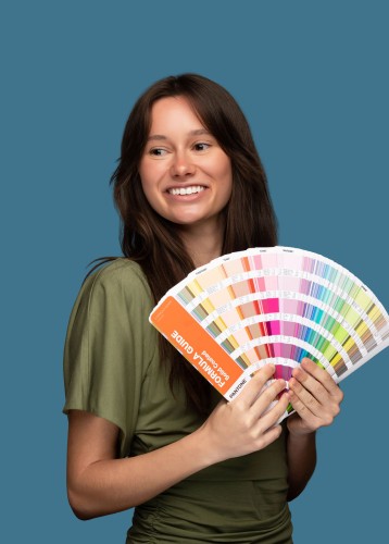 caroline dewees headshot