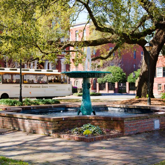 columbia-square-savannah-fountain.jpg