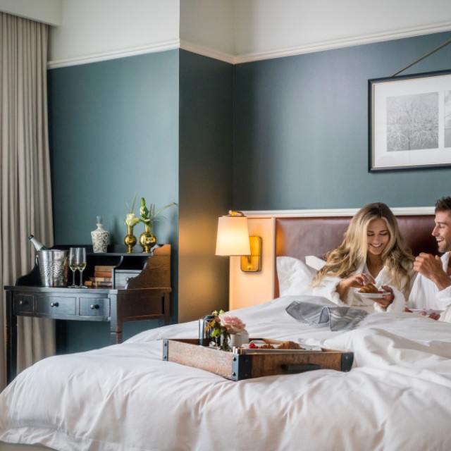 perry lane hotel_suite