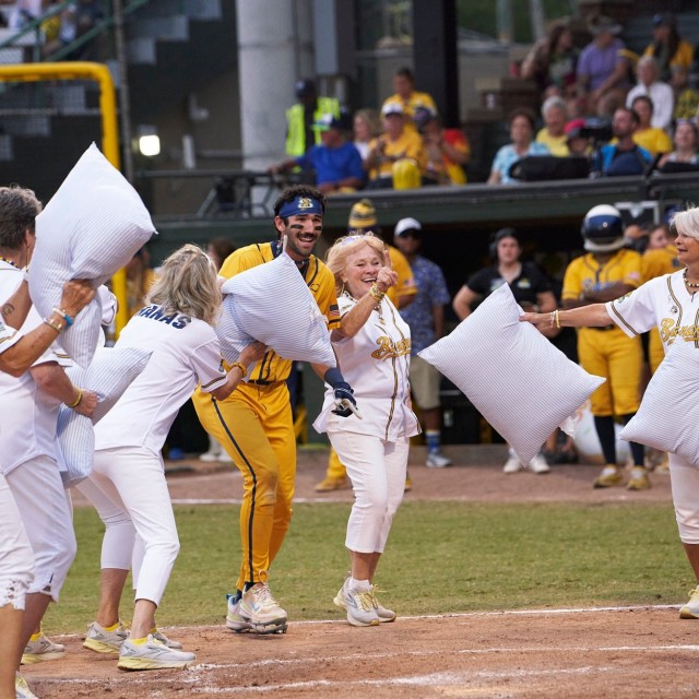 The Savannah Bananas’ Banana-Nanas team
