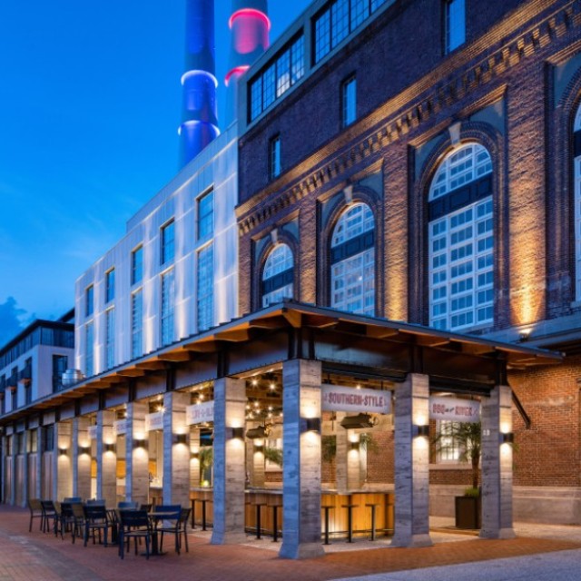 District Smokehouse, outdoor seating