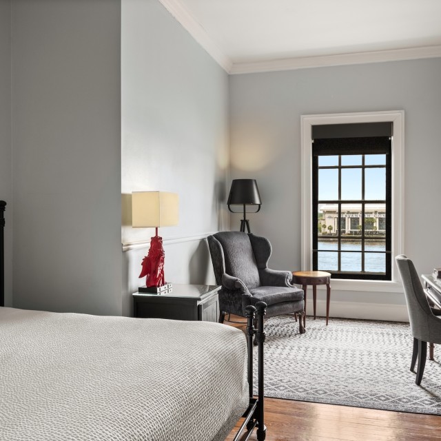 A king bed suite