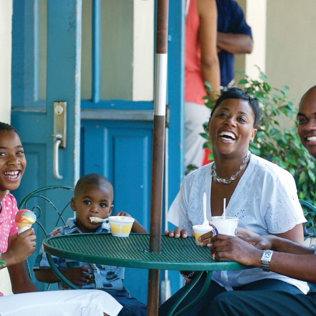 hero-family-ice-cream.jpg