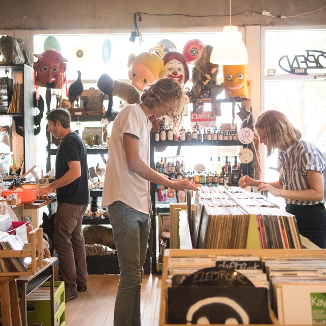 graveface-records-interior-couple-shopping.jpg