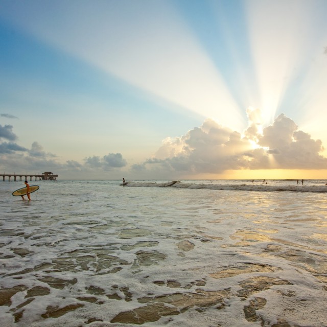 hero_tybee_surfer_1.jpg