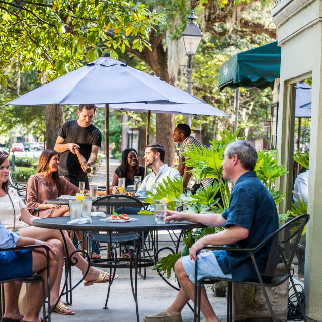 people_enjoy_outdoor_dining_1.jpg