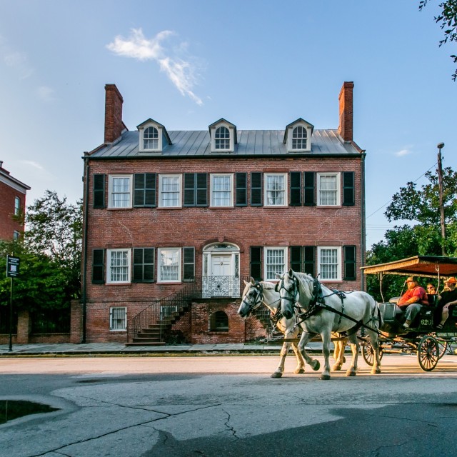 savannah_film_office_carriage_tour_davenport_house854a2384casey_jones.jpg