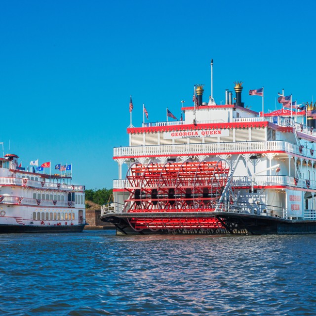 two_riverboats_5.jpg