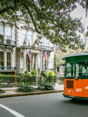 hamilton-turner-house-old-town-trolley.jpg