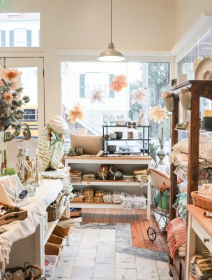 davenport house museum gift shop-b.howard.jpg