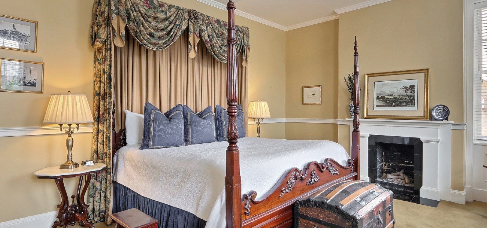 This Elegant Savannah B&B is a History Lover's Dream Come True Visit