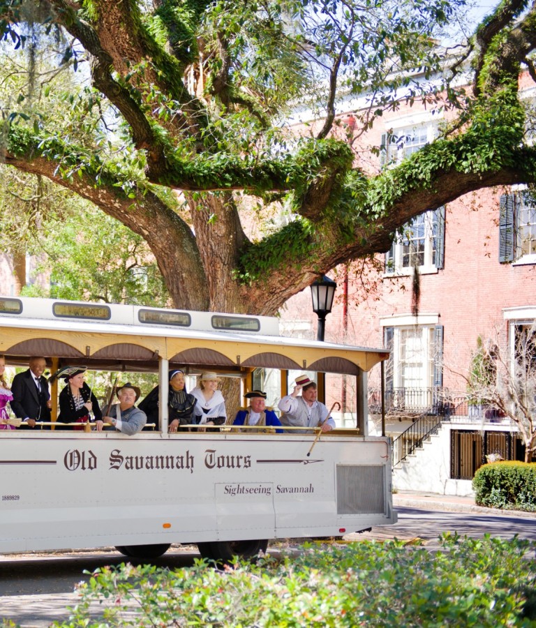 old-savannah-tours-trolley.jpg