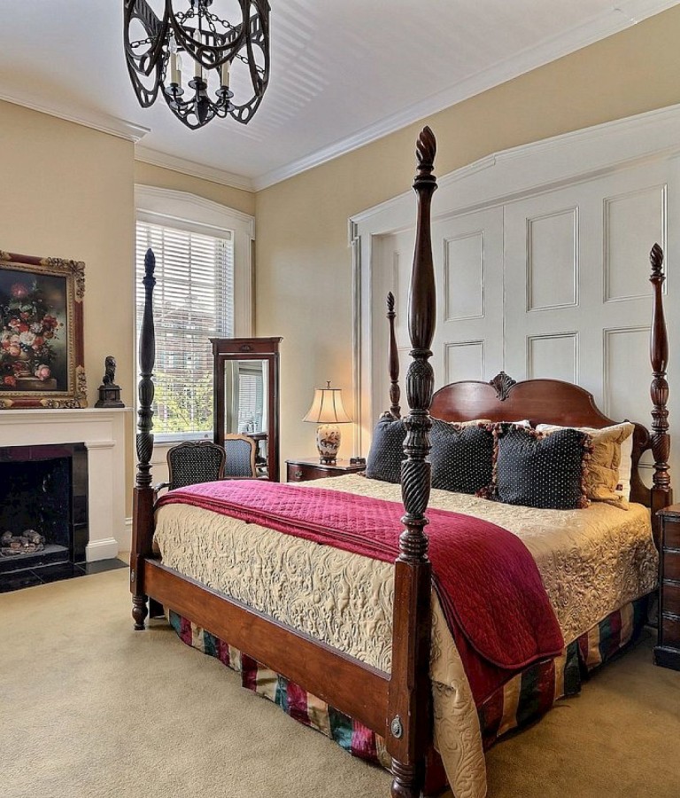 Photo courtesy of Presidents Quarters Inn