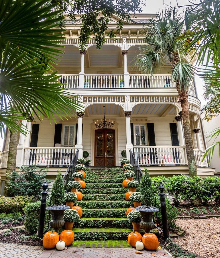 ugc_fall season_charming.savannah-instagram-837-ig-18319021345014292.jpg