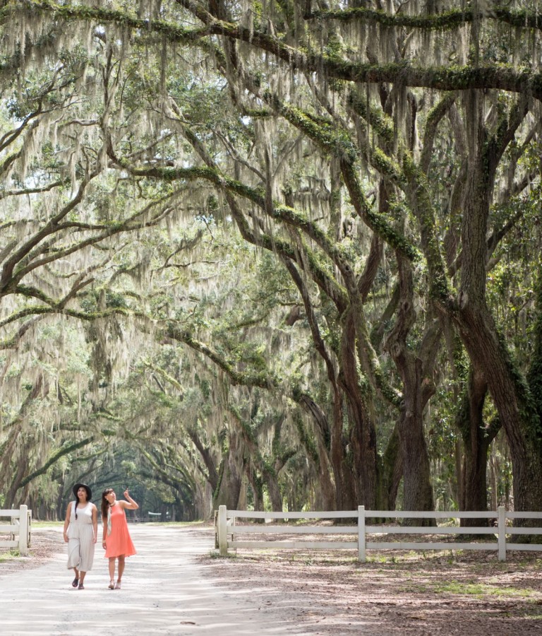 girls-at-wormsloe-state-historic-site.jpg