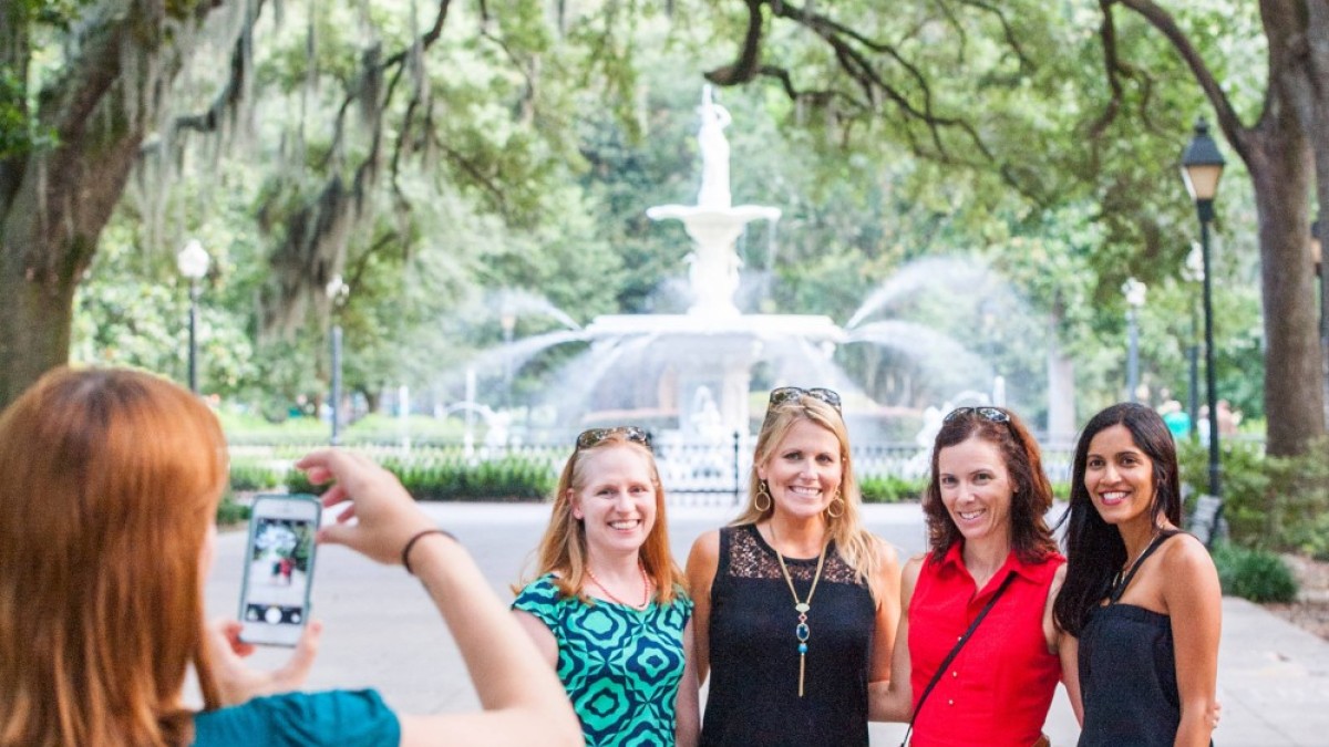 Forsyth Fountain visitors