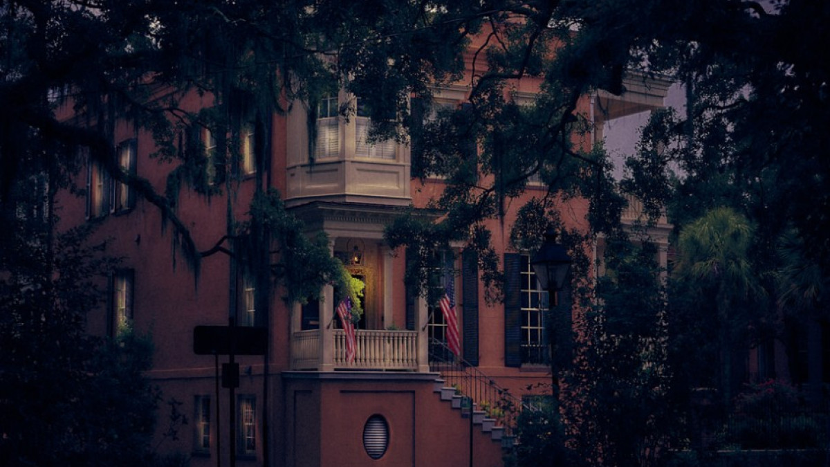 Sixth Sense Savannah Ghost Tour