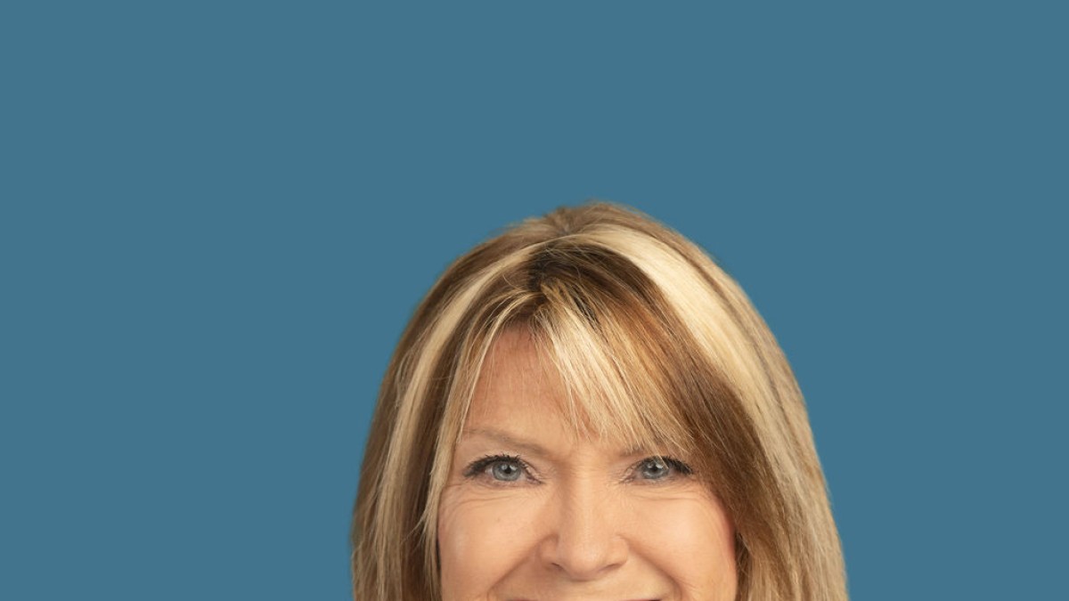mindy shea frazier headshot
