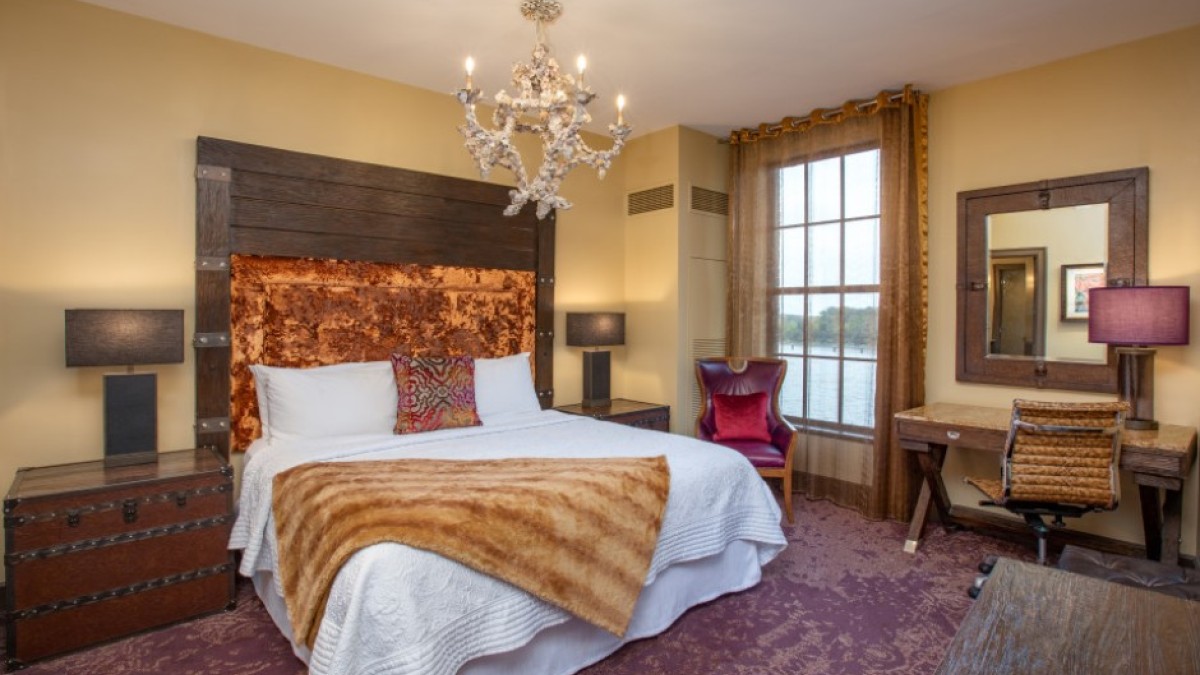 Bohemian Hotel Savannah Riverfront