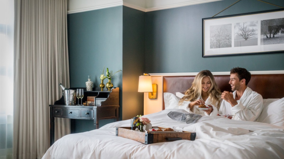 perry lane hotel_suite
