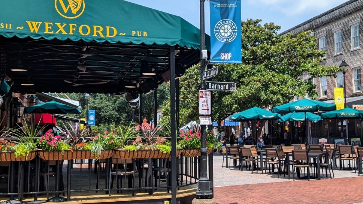 Wexford-Savannah's Irish Pub exterior