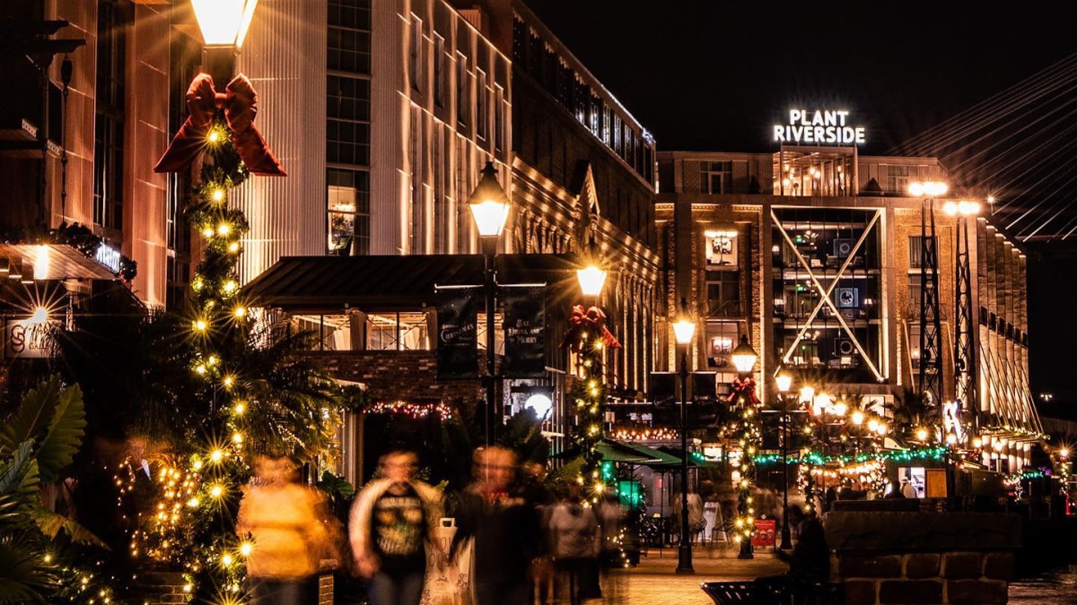 Plant Riverside District Savannah Christmas Market; Walker W., photogrpaher