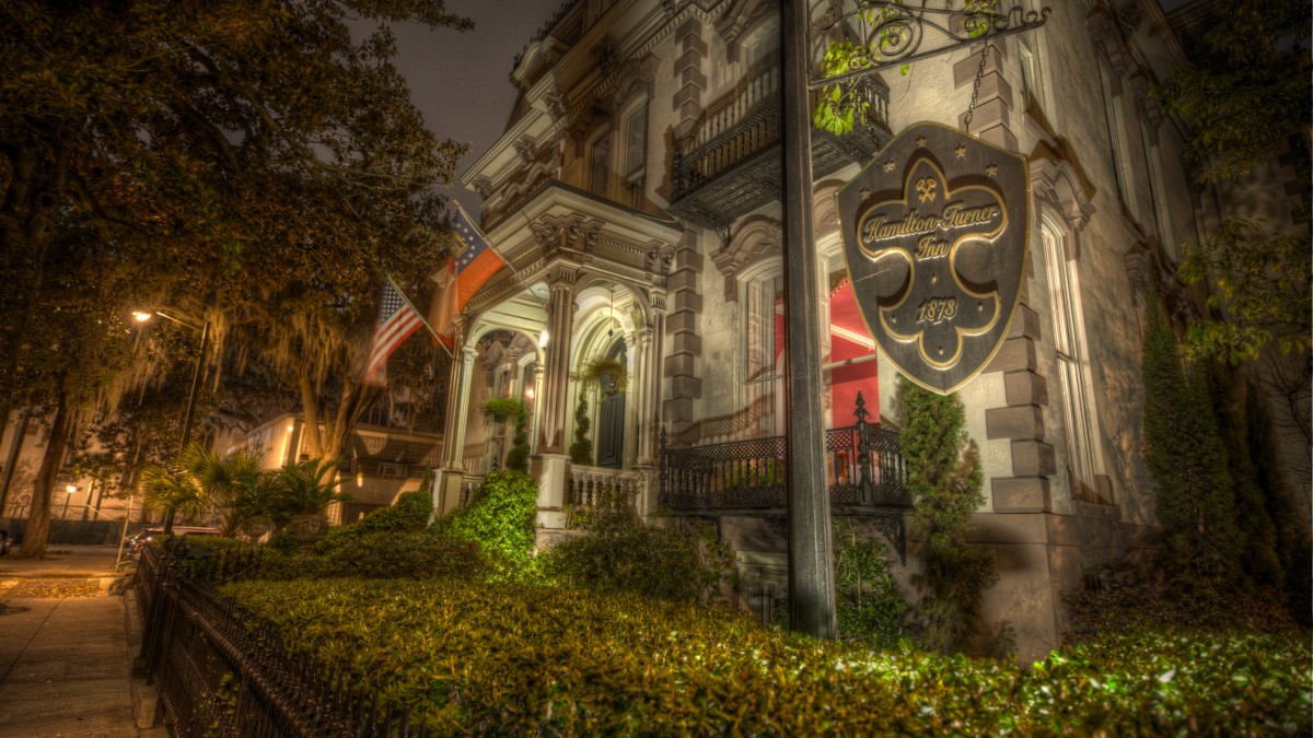 A haunting picture of Hamilton Turner Inn at night
