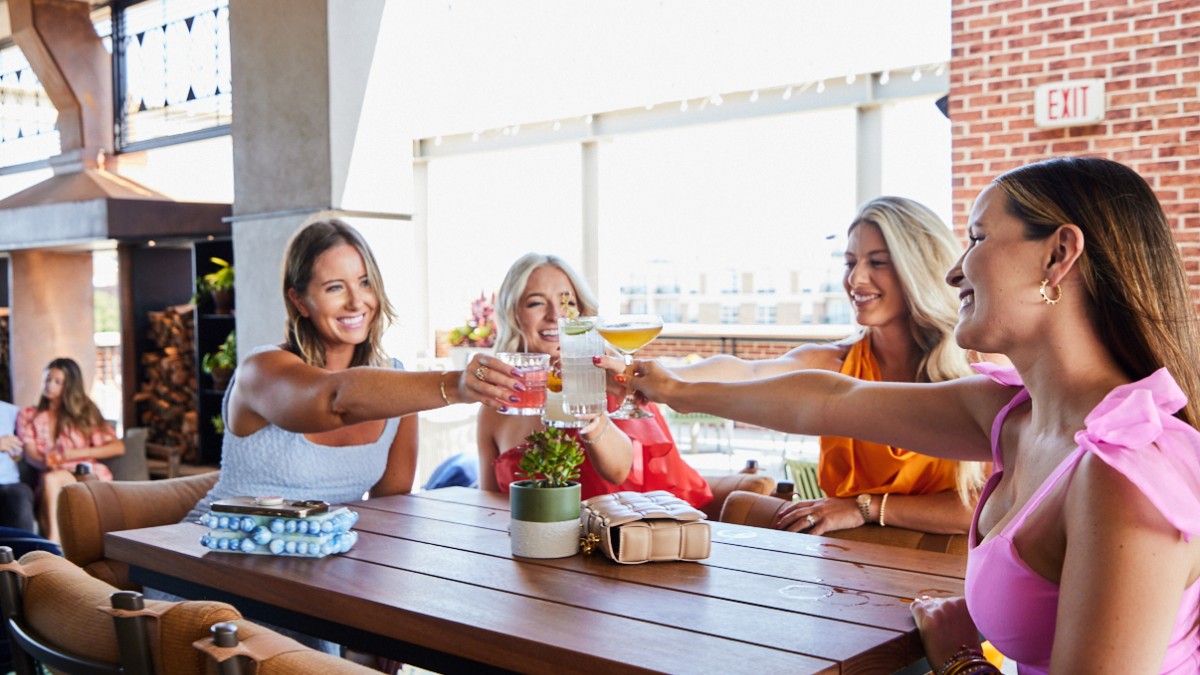 The Lost Square, girl group cheers over drinks