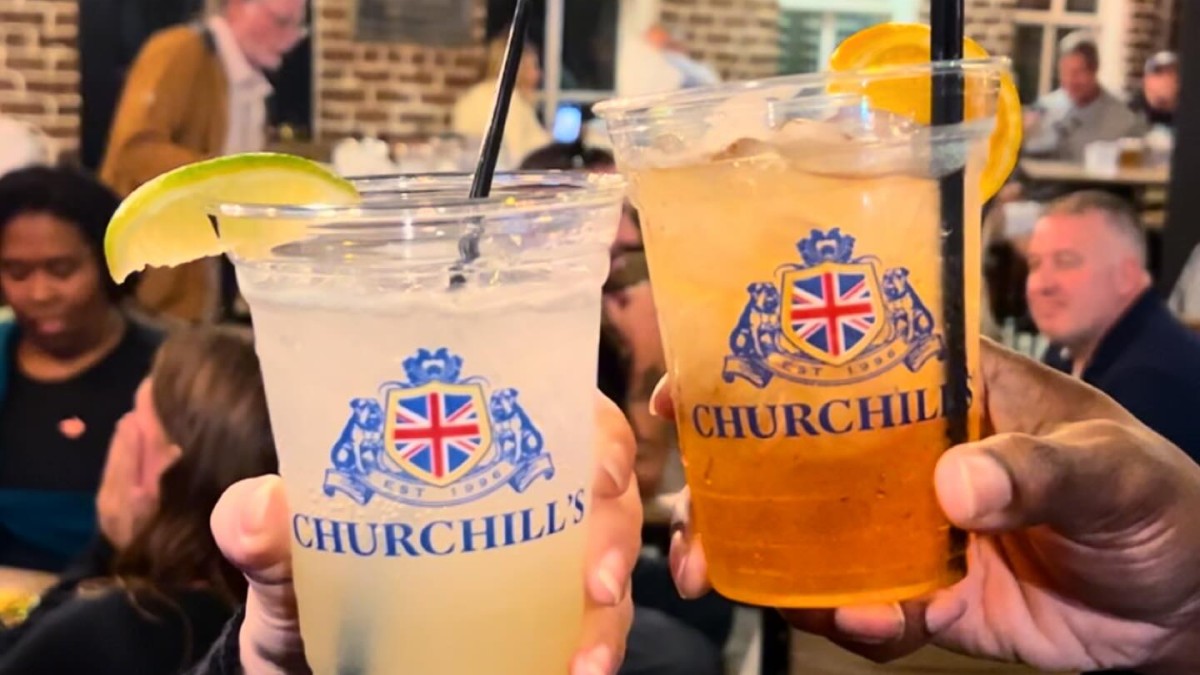 A British-inspired pub’s rooftop bar in Savannah, GA.