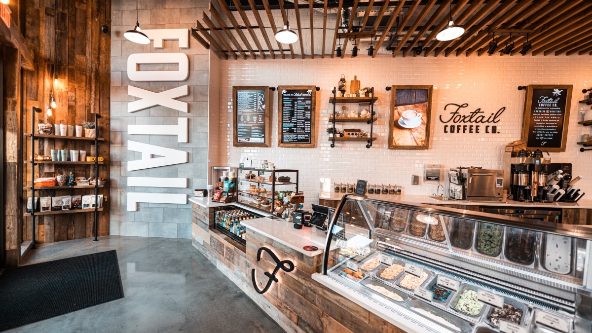 A riverside coffee shop with coffee and gelato options.