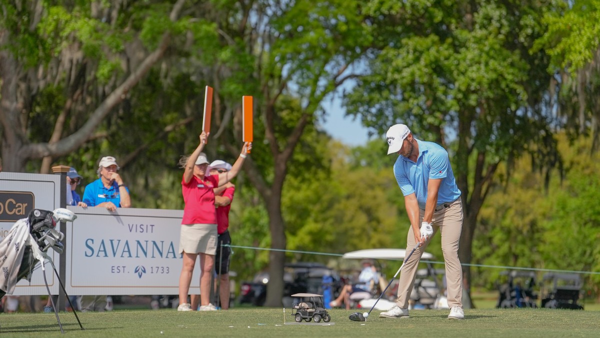 volunteer at Club Car PGA event