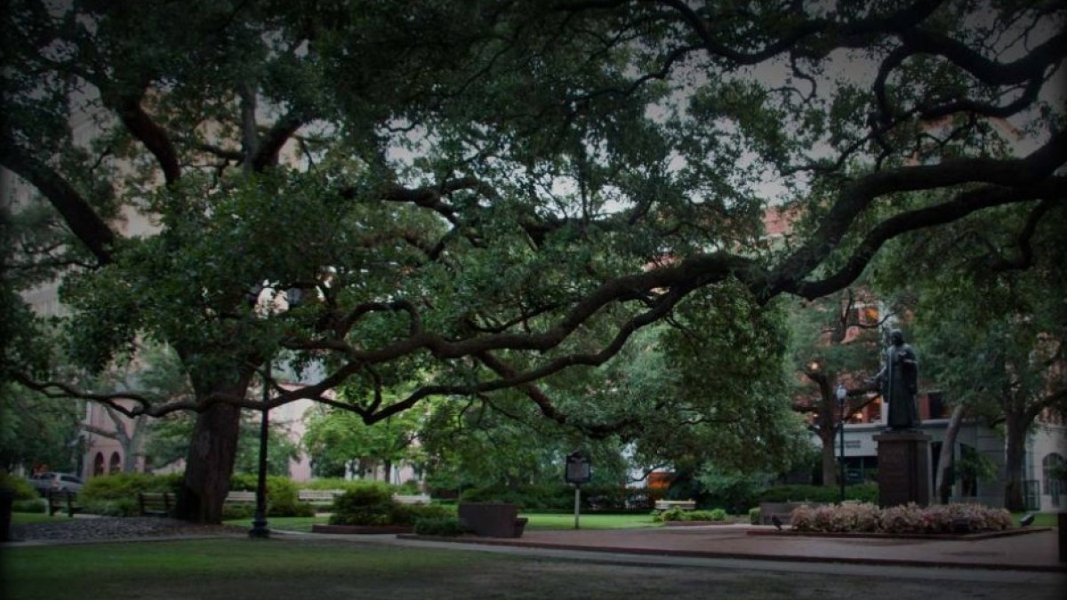 Ghost Talk Ghost Walk tour in Savannah, GA.