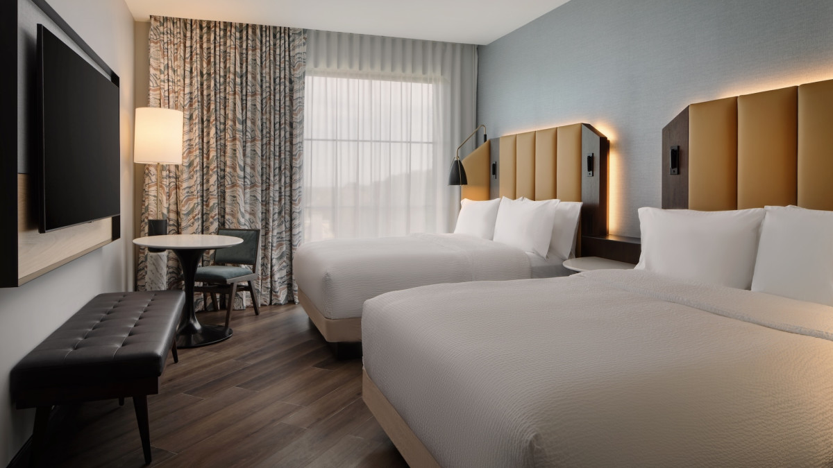 Tempo by Hilton Savannah - Two Queen room