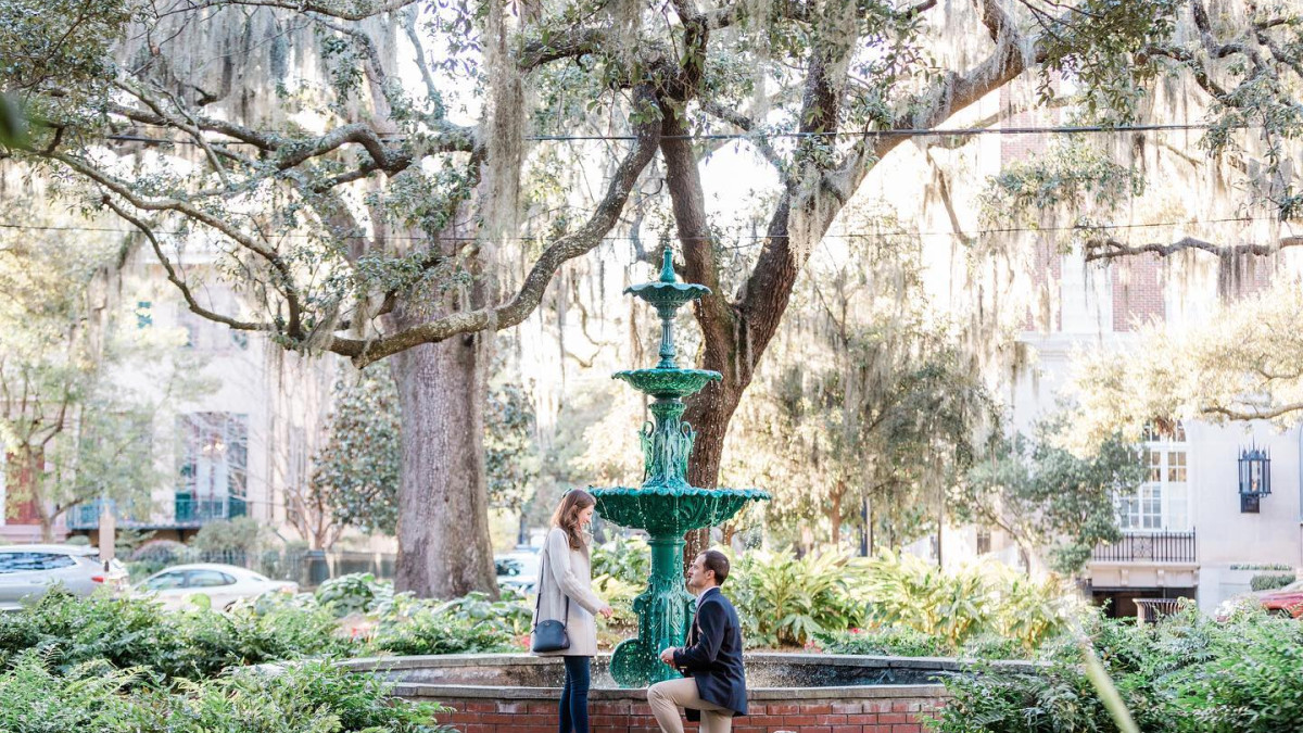 aptbphoto-instagram-savannah-proposal-lafayette-square-fountain.jpg