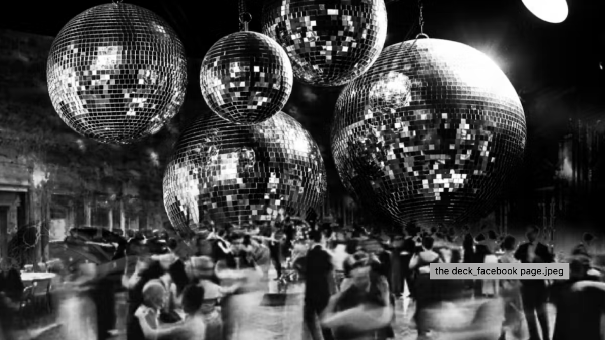 bar_julian_-_black_and_white_nye_ball.png