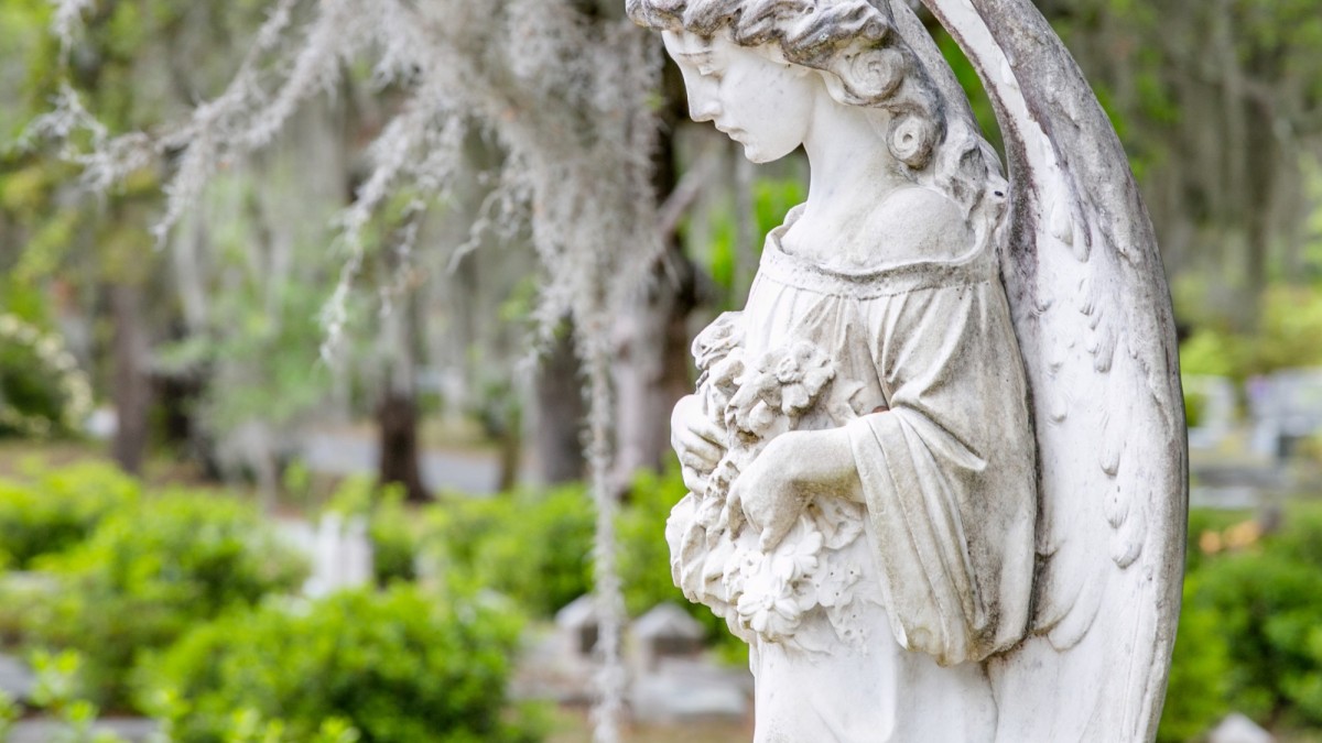 Bonaventure Cemetery statue