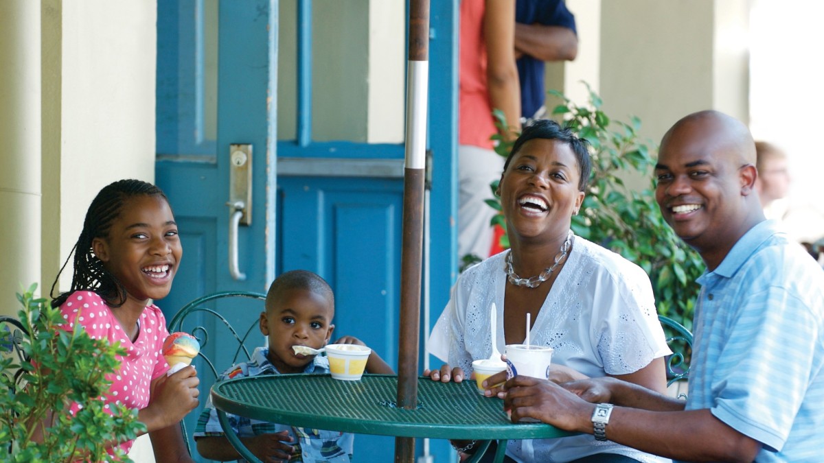 hero-family-ice-cream.jpg