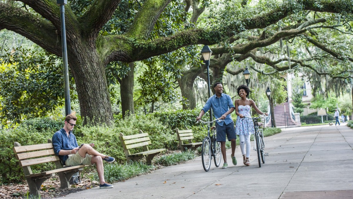 forsyth-park-with-bikes-savannah-ga.jpg