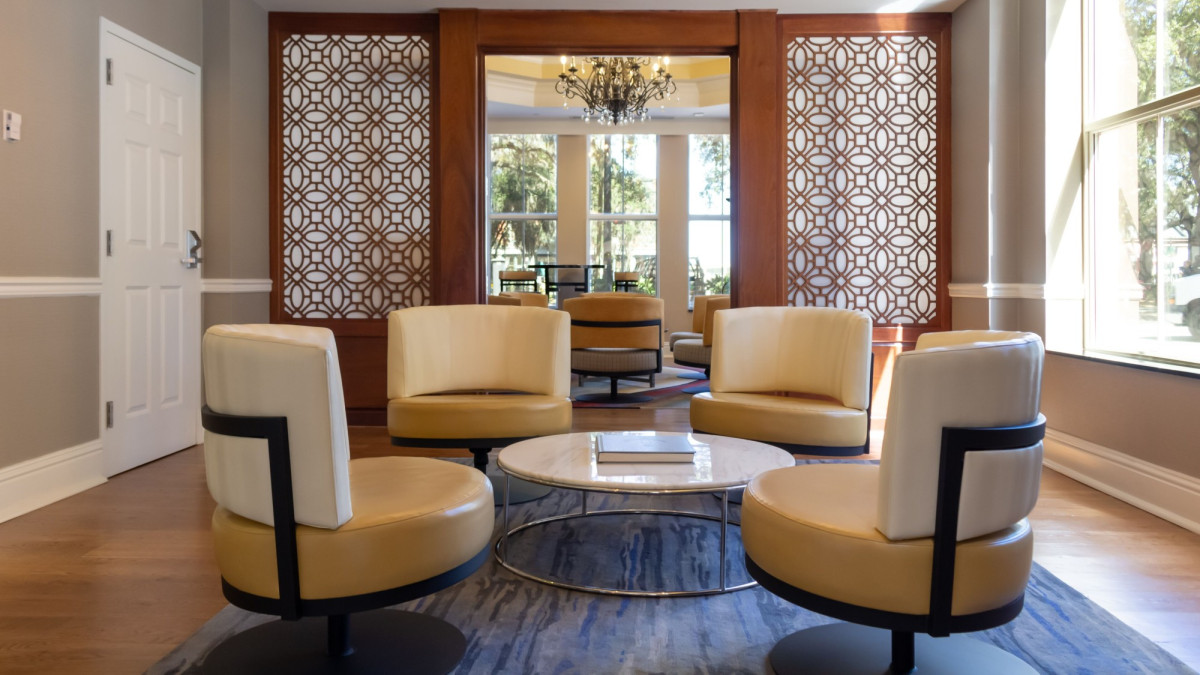 holiday-inn-express-savannah-historic-district.jpeg