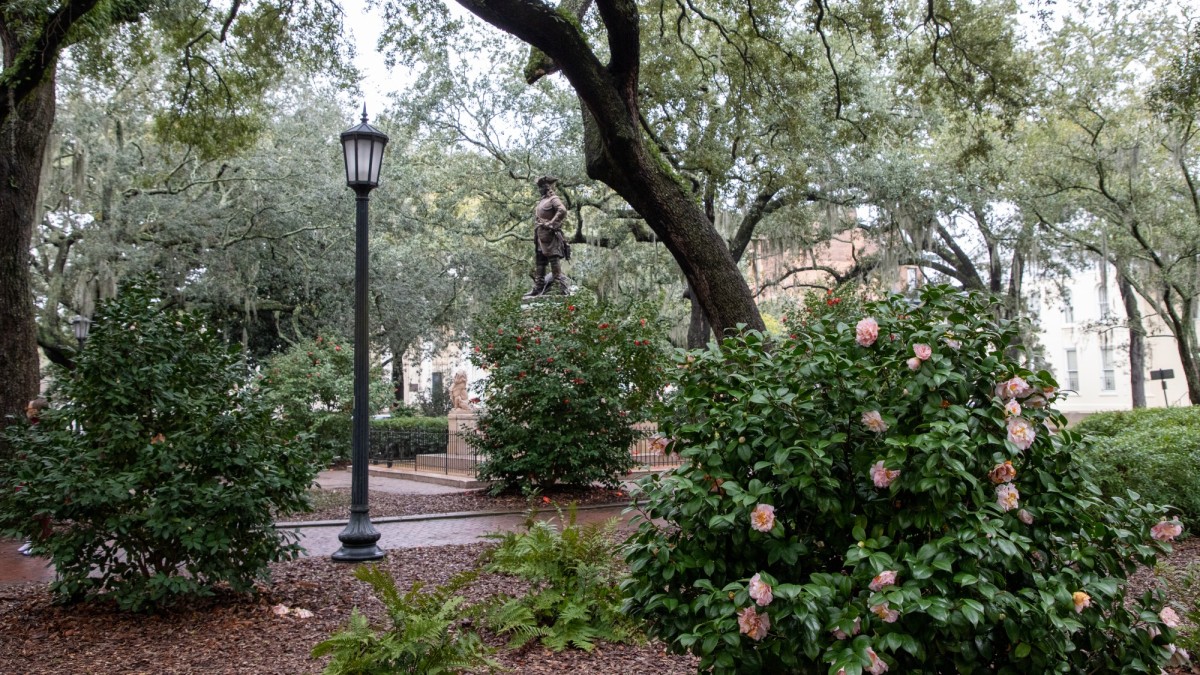 chippewa square monument flowers