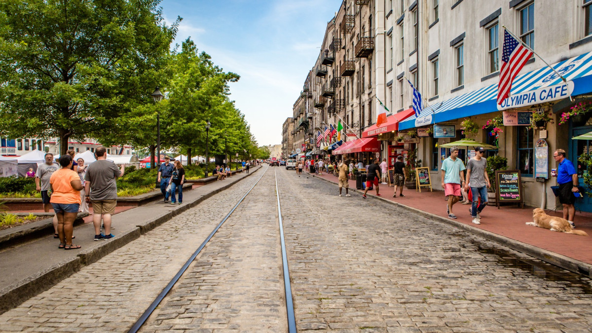 river_street_cobblestones.jpg