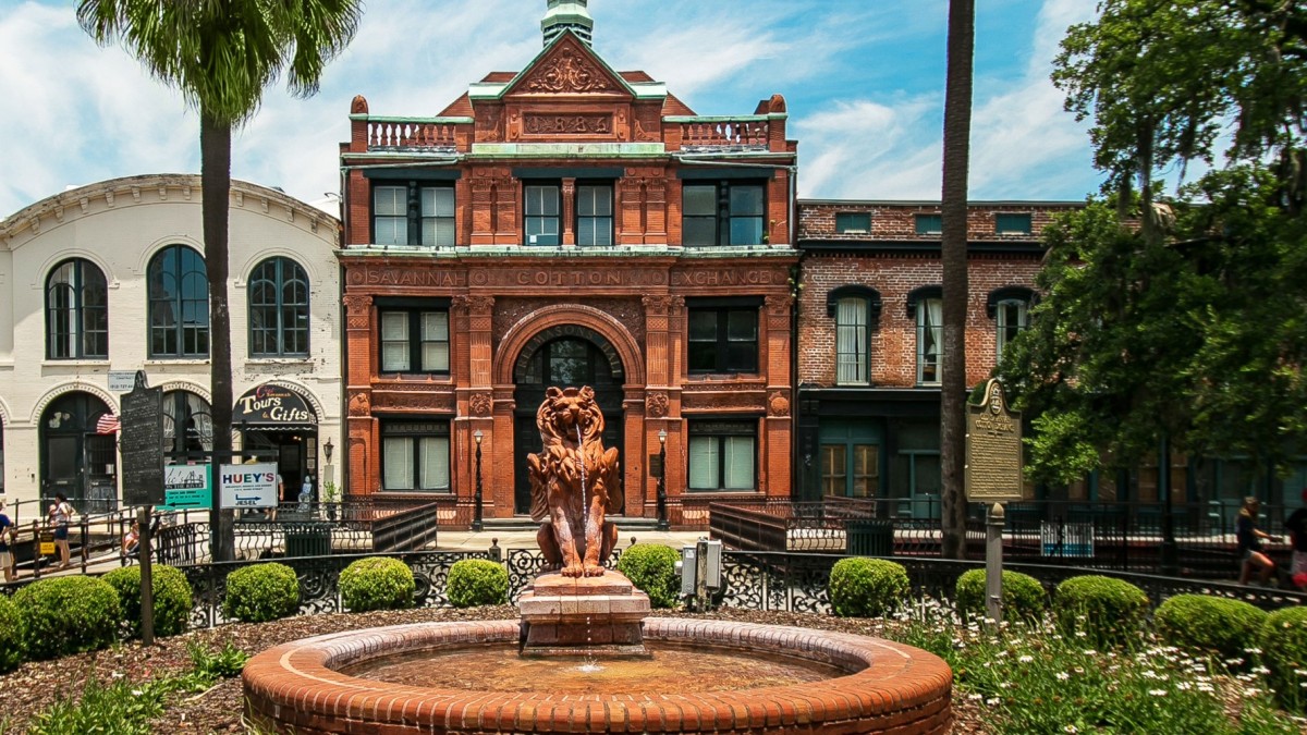 savannah-cotton-exchange-lion-fountain-historic.jpg