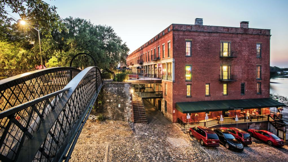 River Street Inn. River Street Inn.