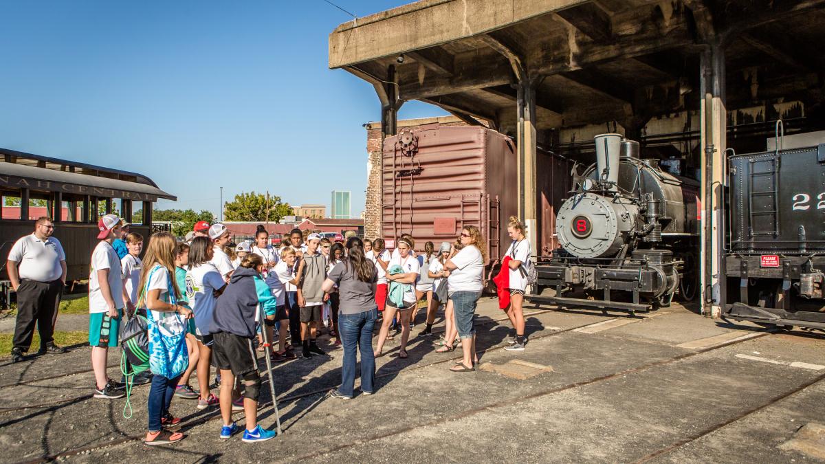 student-group-tour-railroad-museum5.jpg