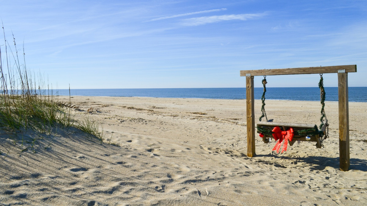 tybee christmas swing