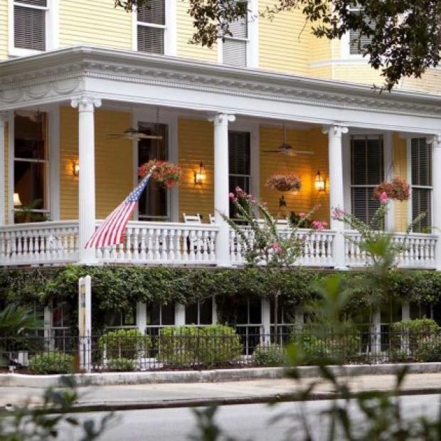Most Romantic Places to Stay in Savannah