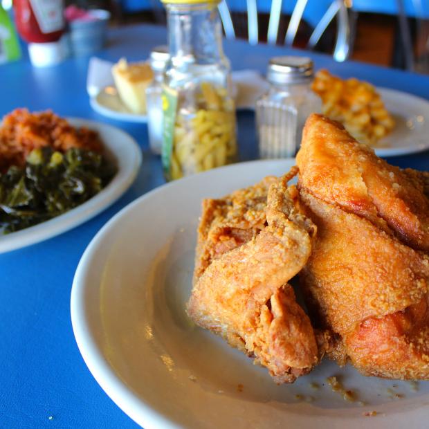 7 Savannah Restaurants That Serve Mouthwatering Fried Chicken Visit